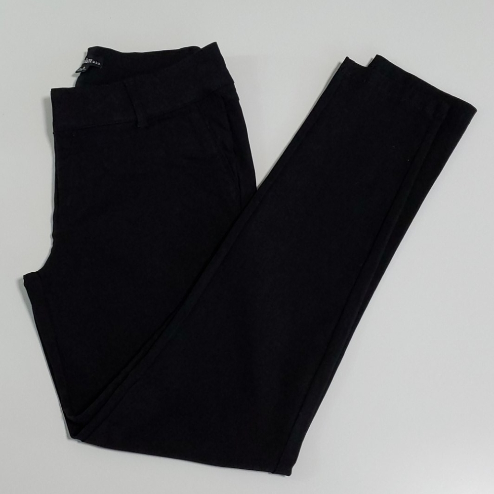 **buy 2 get 1 free** Black ankle length stretch pants